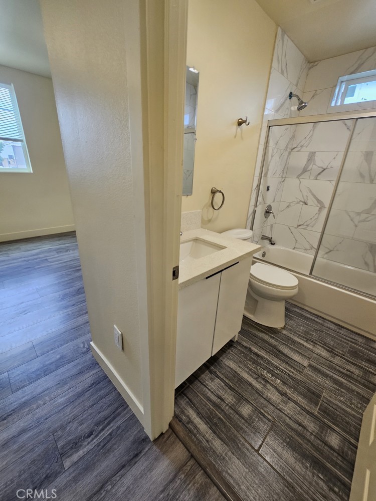 1128 1/2 E 28th Property Photo 16