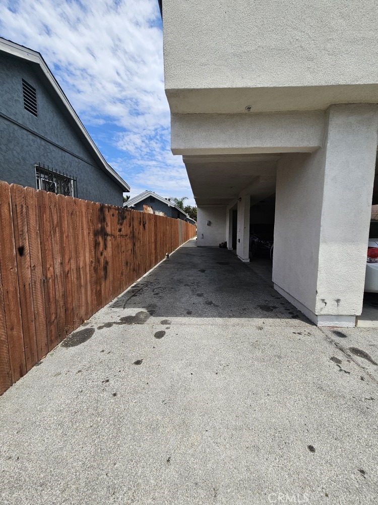 1128 1/2 E 28th Property Photo 24