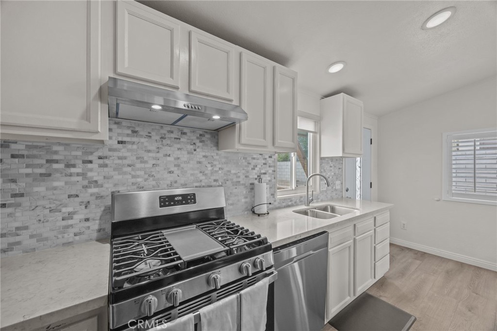 1660 Whittier Avenue 3 Property Photo 12