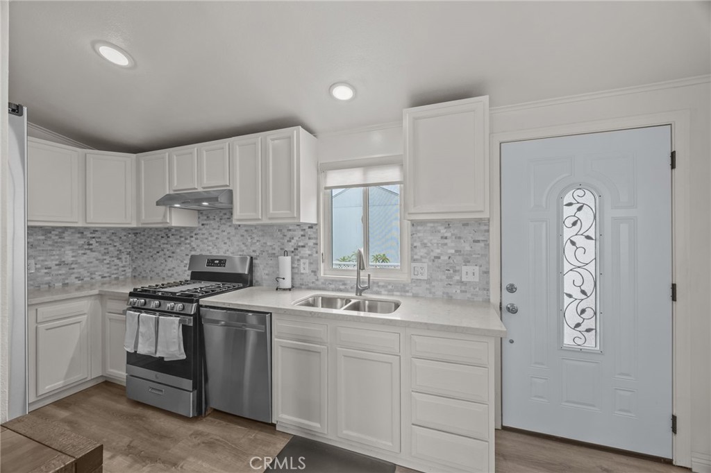 1660 Whittier Avenue 3 Property Photo 13