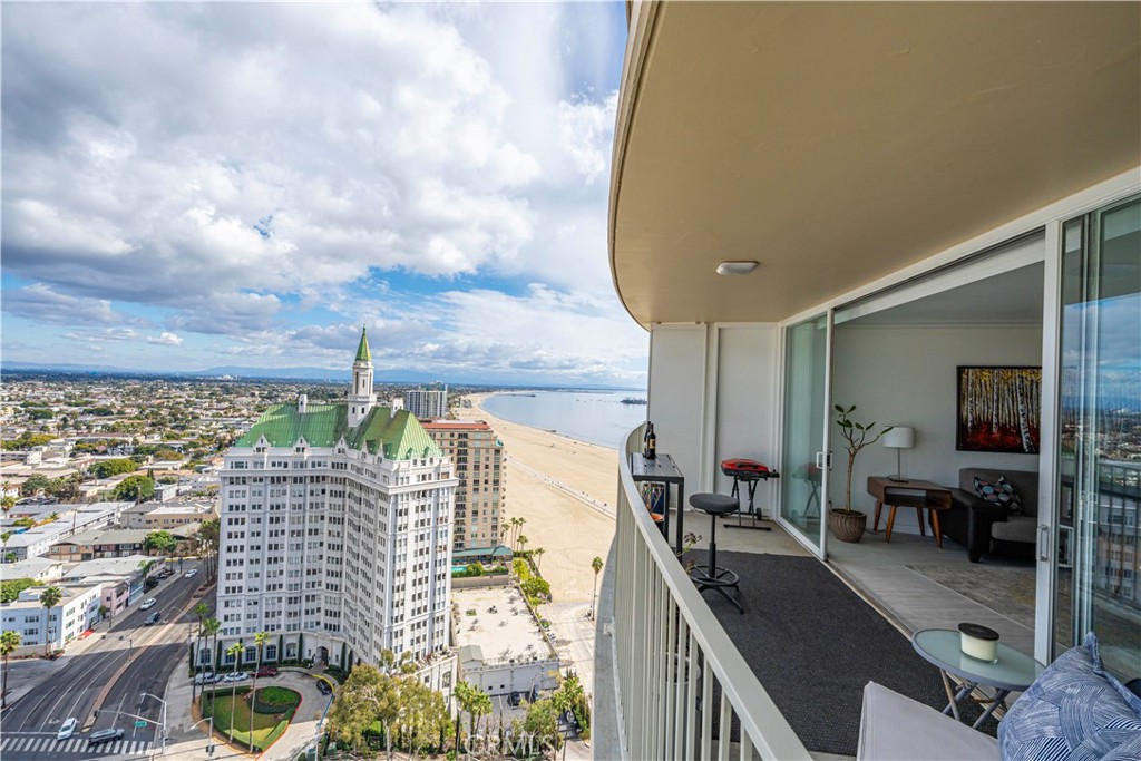 700 E Ocean Boulevard 3003 Property Photo 3