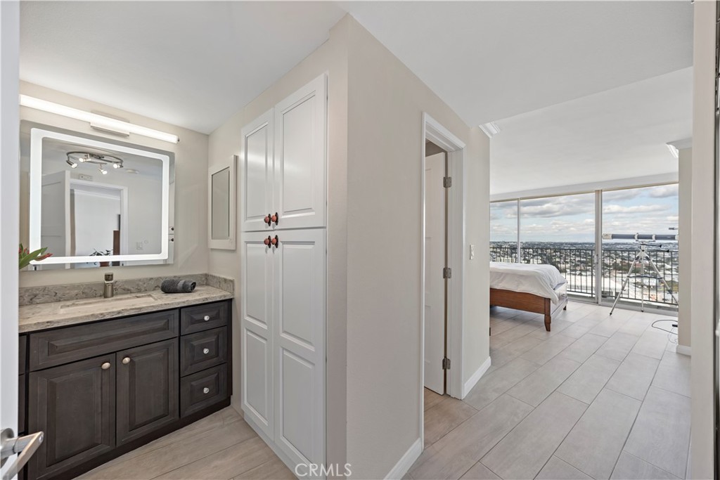 700 E Ocean Boulevard 3003 Property Photo 15