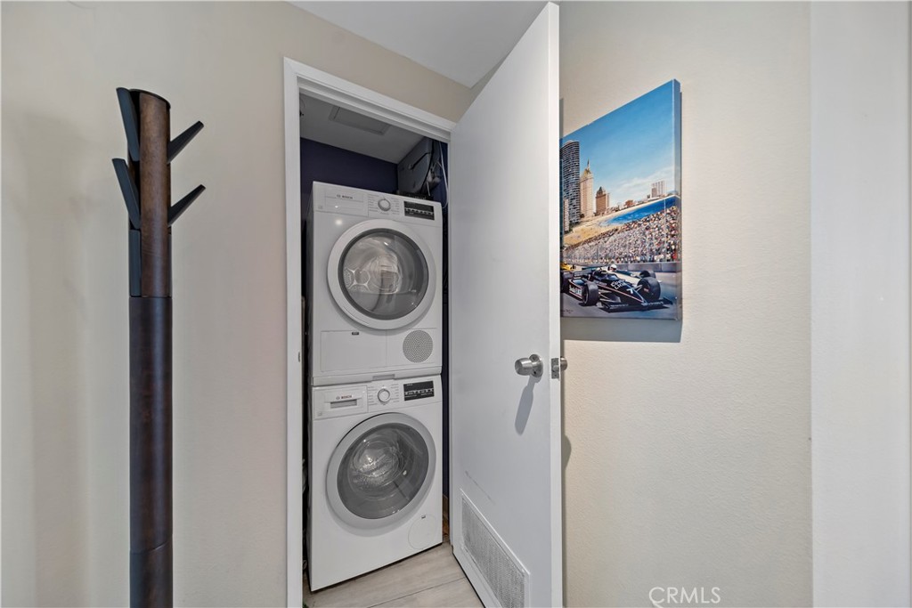 700 E Ocean Boulevard 3003 Property Photo 17