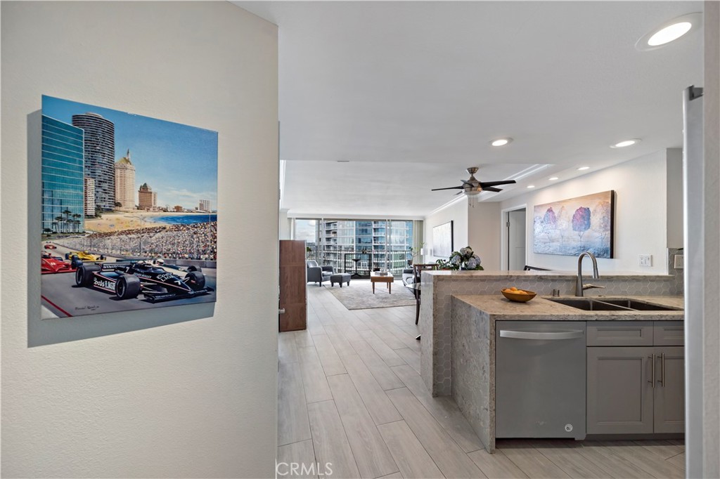 700 E Ocean Boulevard 3003 Property Photo 18