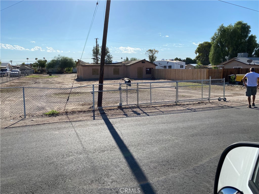 256 N Acacia Property Photo 3