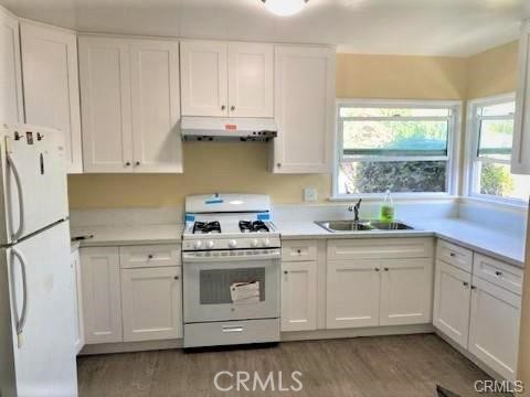 2202 N Bristol Property Photo 4