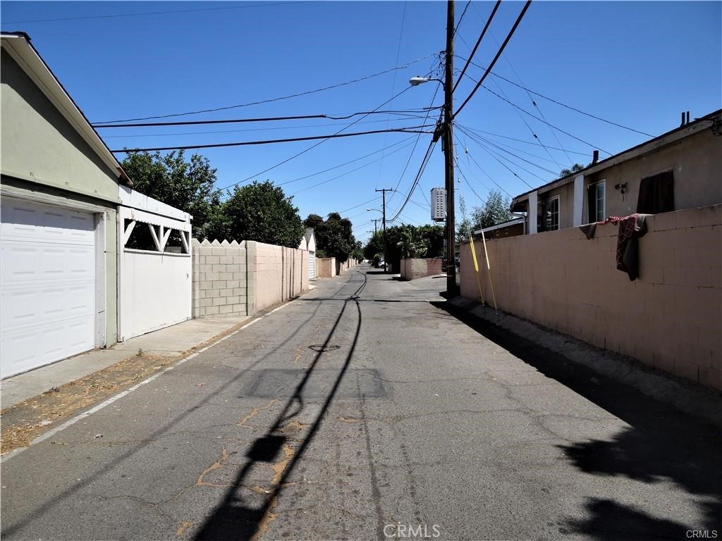 2202 N Bristol Property Photo 7