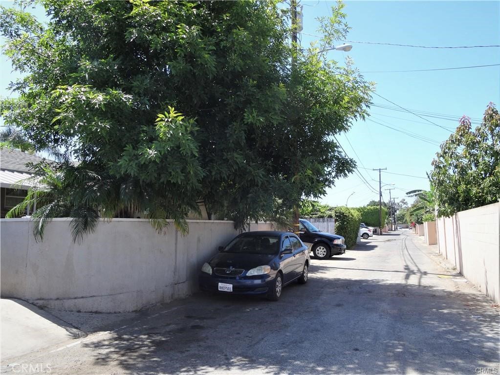2202 N Bristol Property Photo 10
