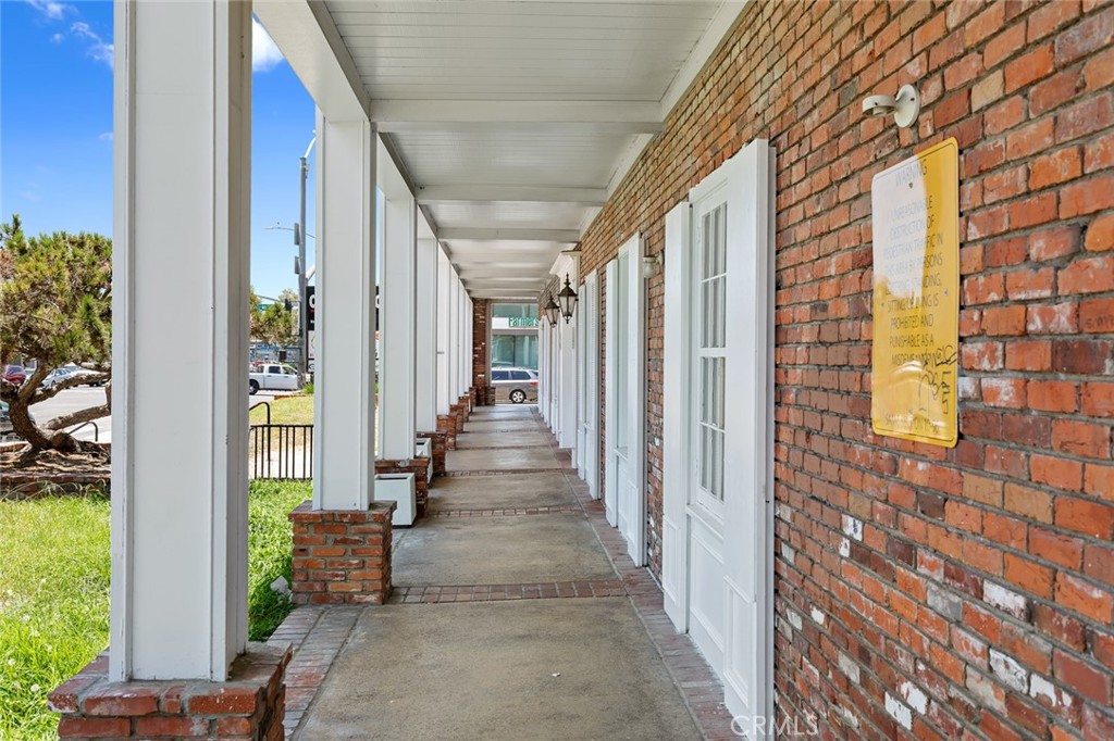 1701 N Main St Property Photo 11