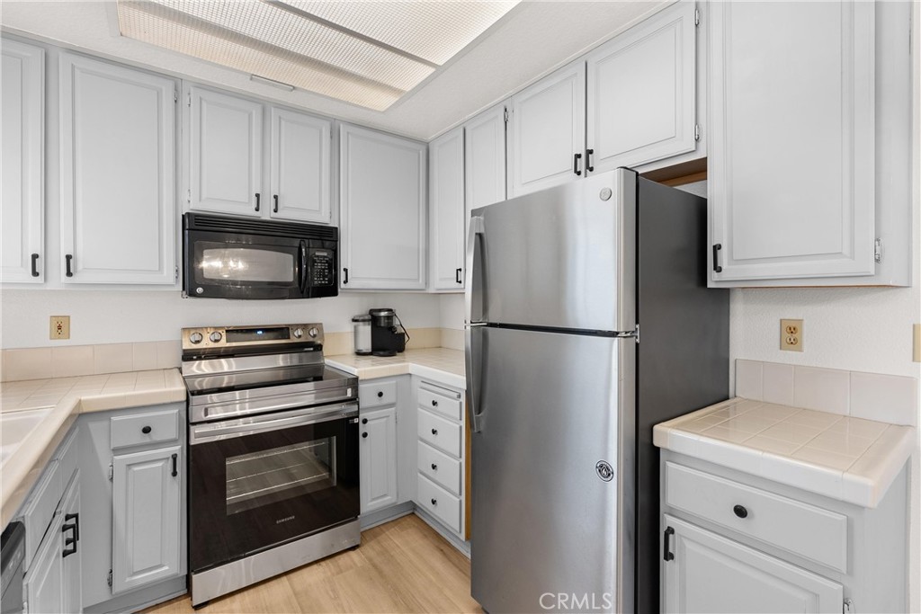 28135 Via Luis Property Photo 9