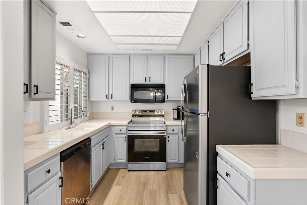 28135 Via Luis Property Photo 10