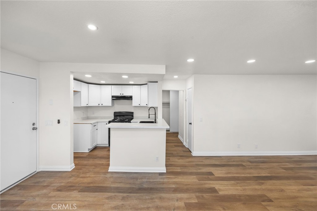 600 W 3rd Street B205 Property Photo 2