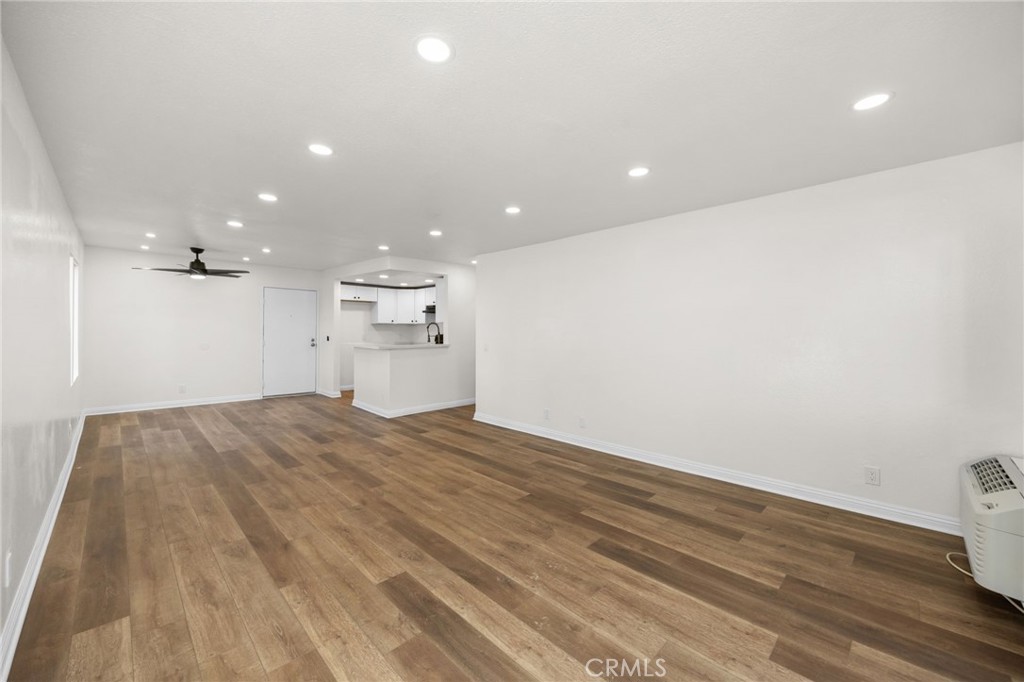 600 W 3rd Street B205 Property Photo 11