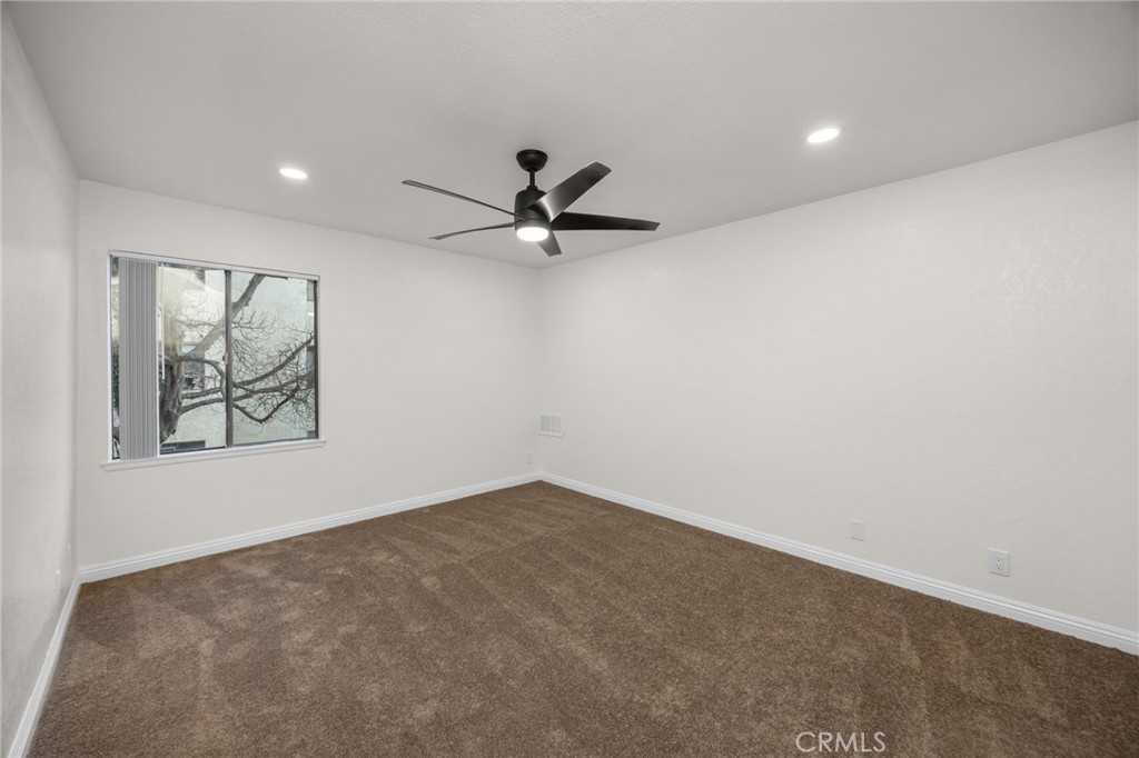 600 W 3rd Street B205 Property Photo 13