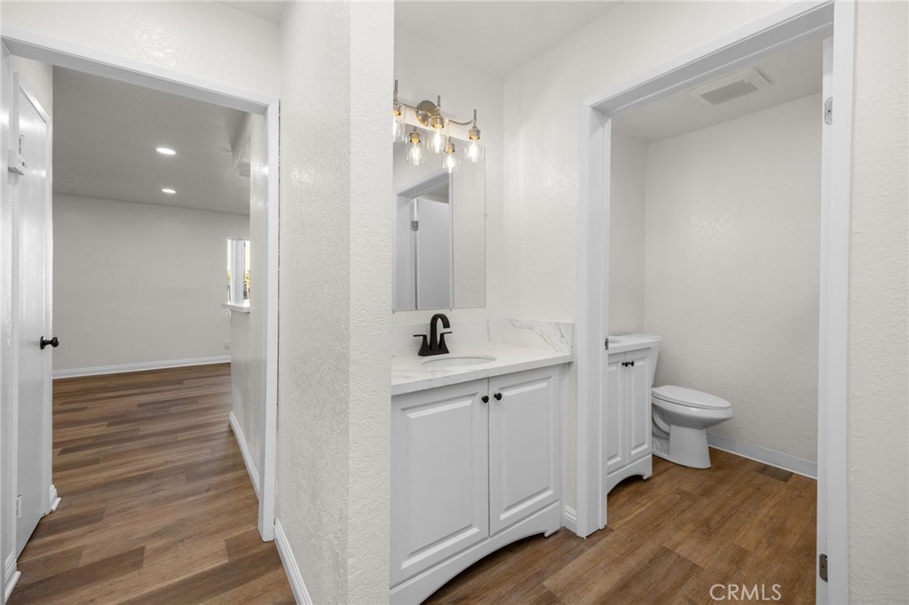600 W 3rd Street B205 Property Photo 18