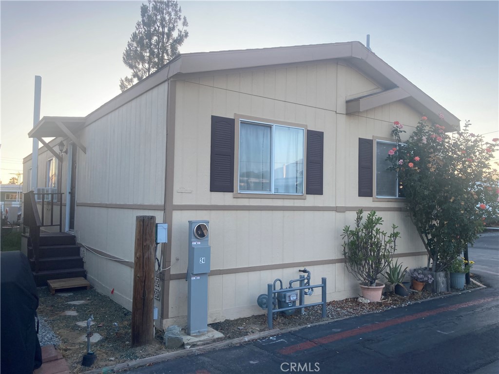 2909 Arrow Highway 24 Property Photo 4