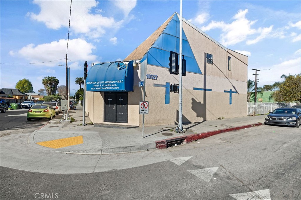 10527 Compton Property Photo 2