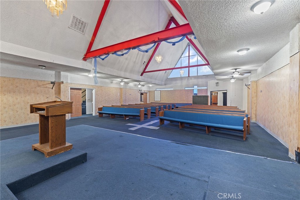 10527 Compton Property Photo 6