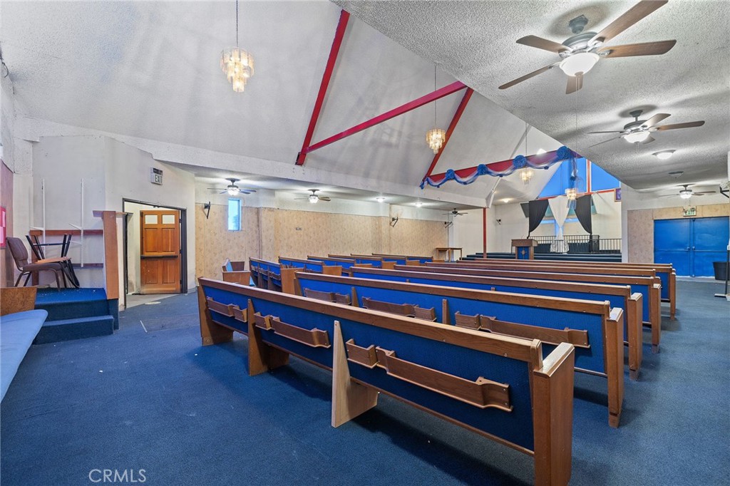 10527 Compton Property Photo 9