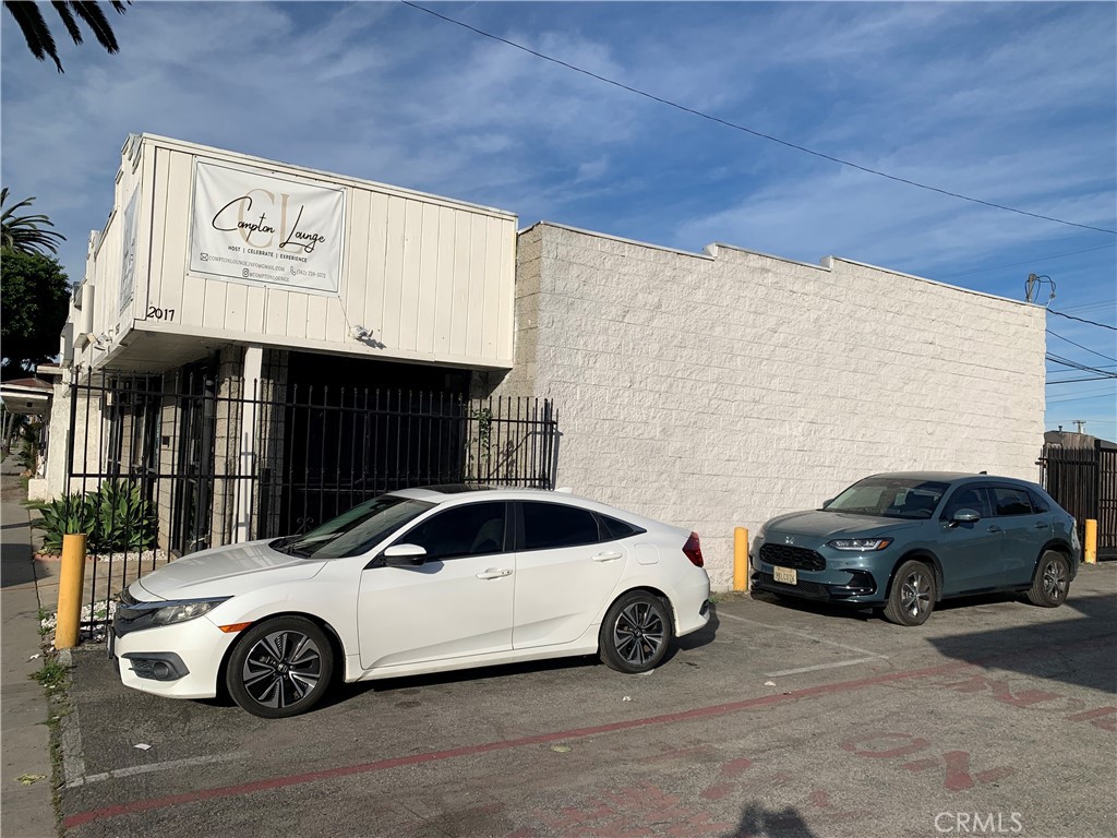 2017 W Compton Property Photo 4