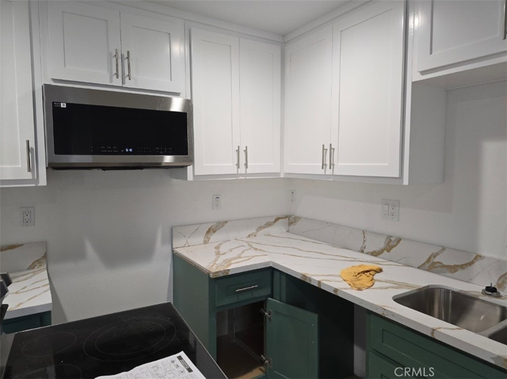 1319 3/4 E 59th Place Property Photo 1