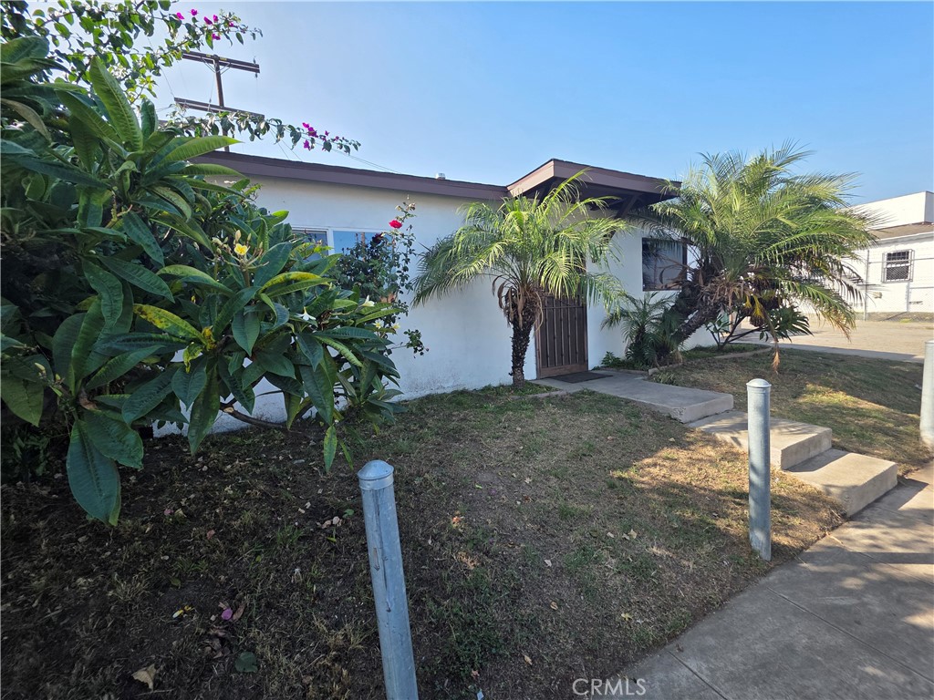 8858 Flower Property Photo 1