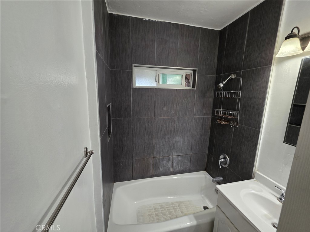 8858 Flower Property Photo 8