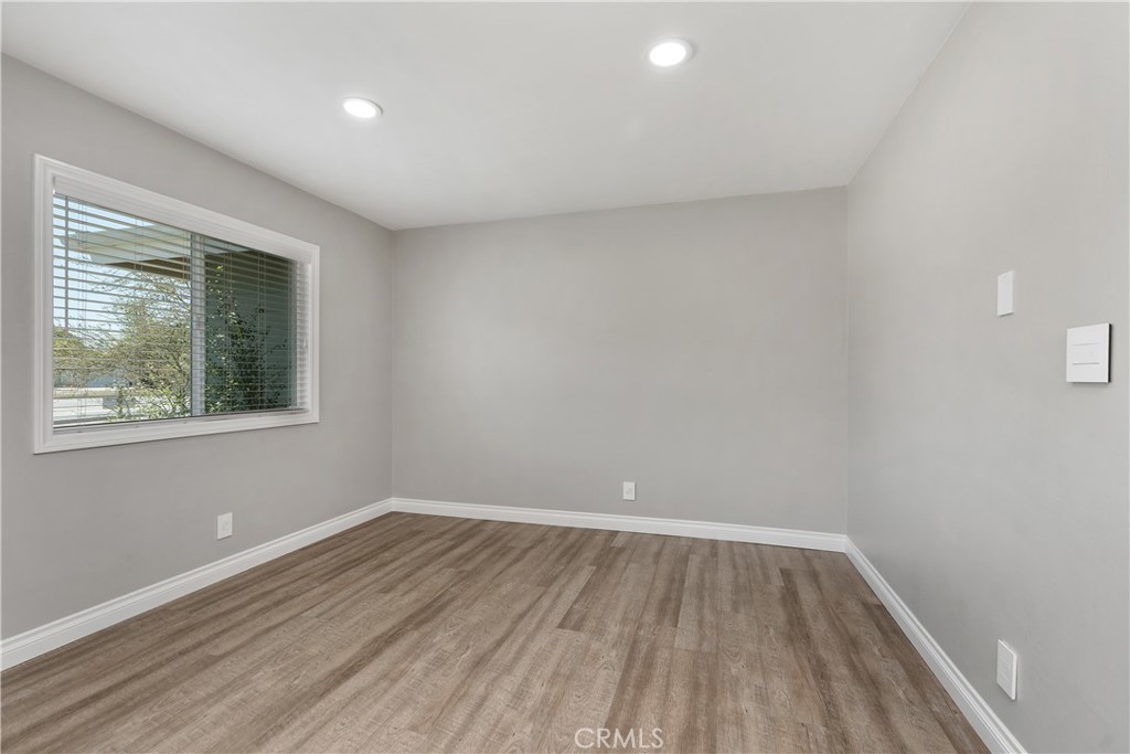 1837 N Studebaker Road Property Photo 14