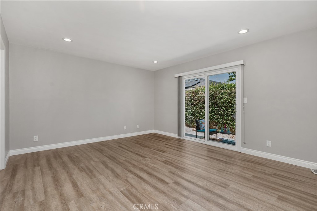 1837 N Studebaker Road Property Photo 16