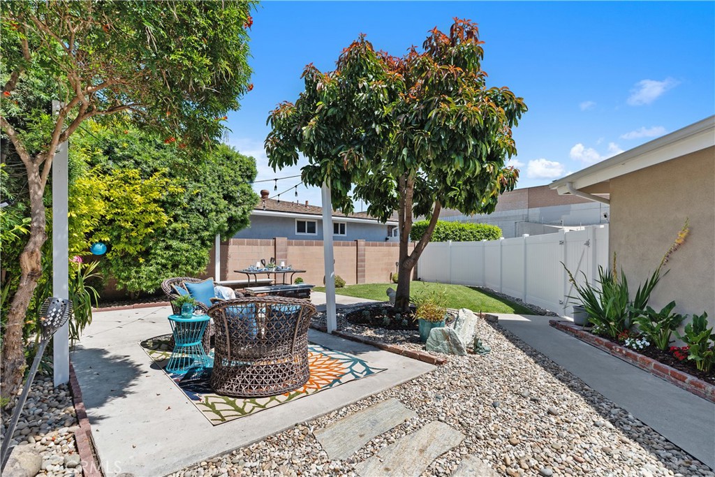 1837 N Studebaker Road Property Photo 33