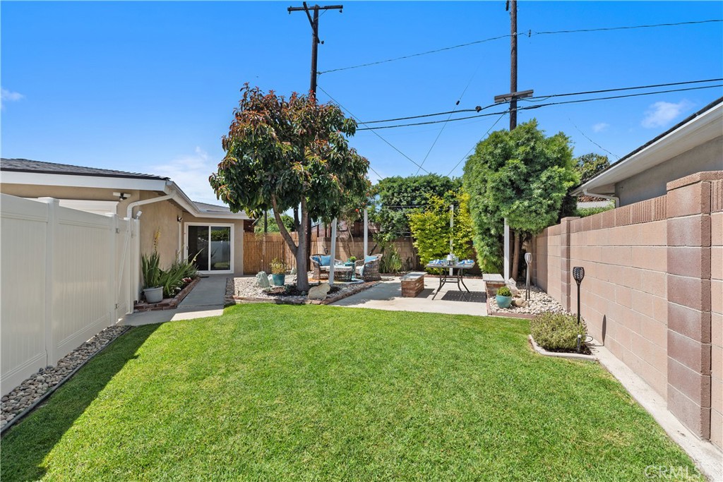 1837 N Studebaker Road Property Photo 35