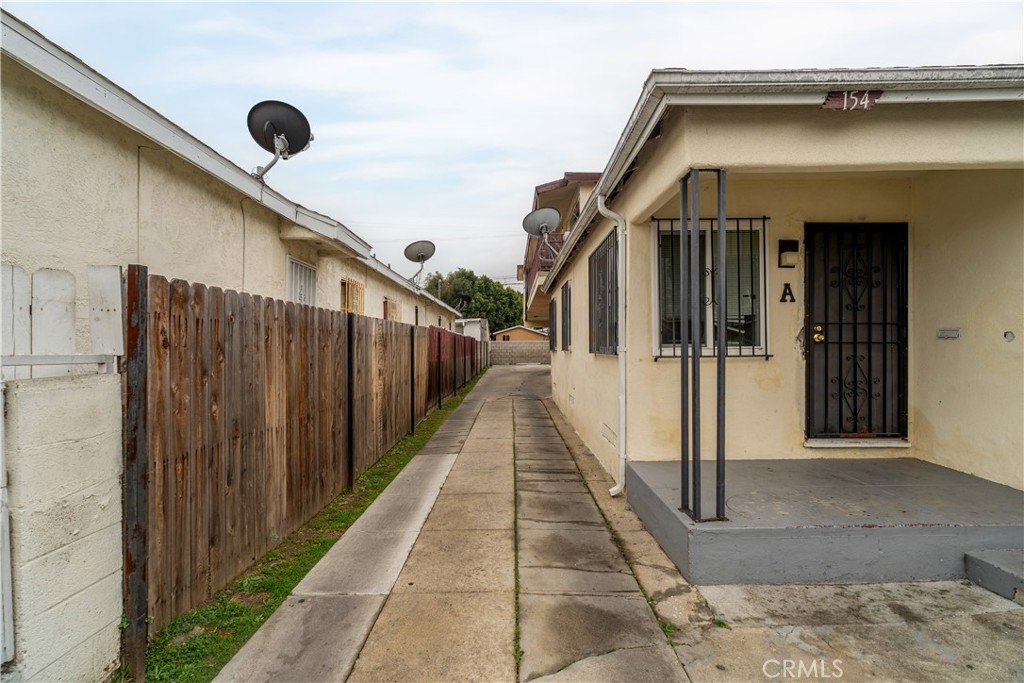 154 E 82nd Place Property Photo 3
