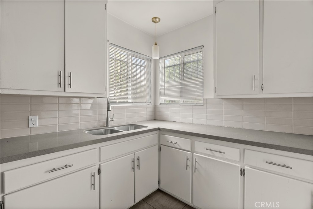 154 E 82nd Place Property Photo 13