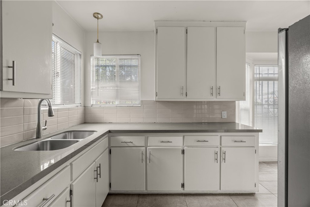 154 E 82nd Place Property Photo 16