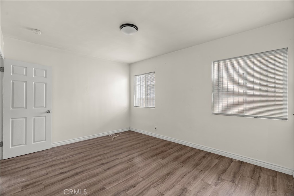 154 E 82nd Place Property Photo 21
