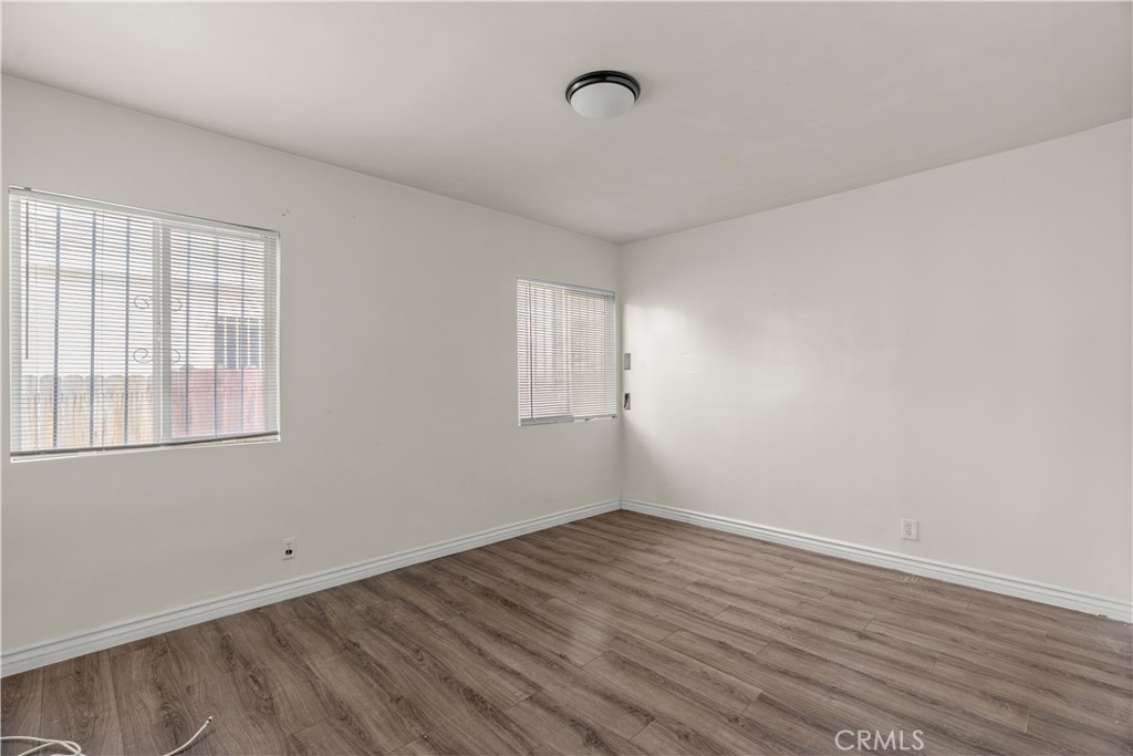 154 E 82nd Place Property Photo 23