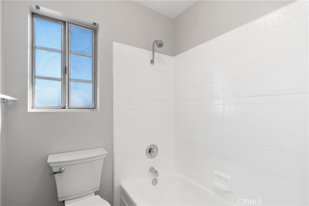 941 Elm 16 Property Photo 24