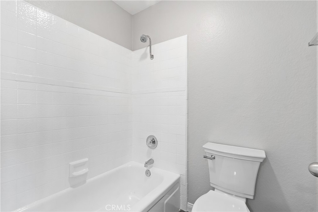 941 Elm 16 Property Photo 31