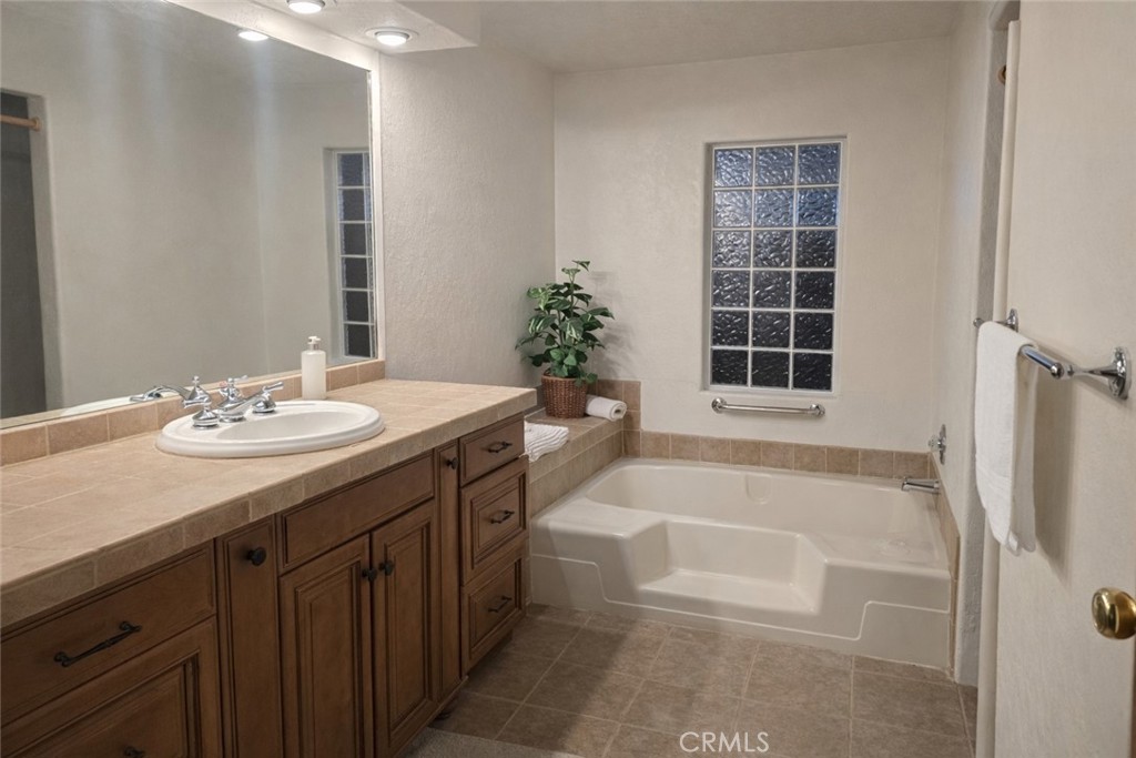 39595 Moronga Canyon Drive Property Photo 6