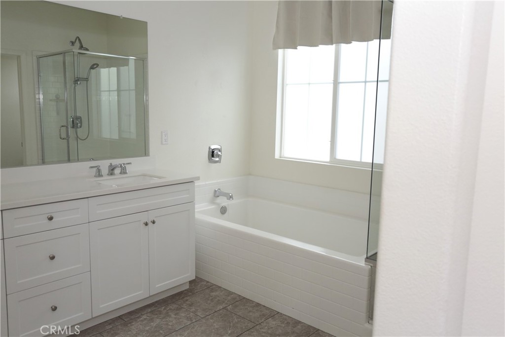 521 N Santa Paula Property Photo 27