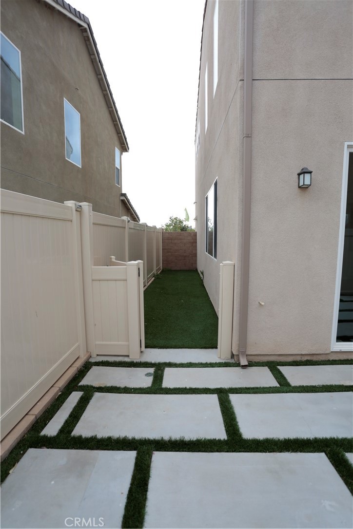 521 N Santa Paula Property Photo 30