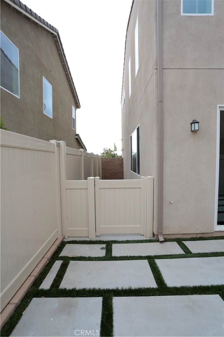 521 N Santa Paula Property Photo 31