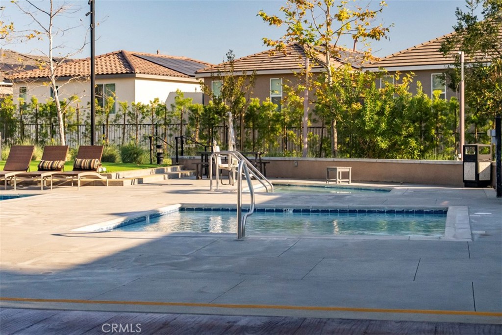 521 N Santa Paula Property Photo 36