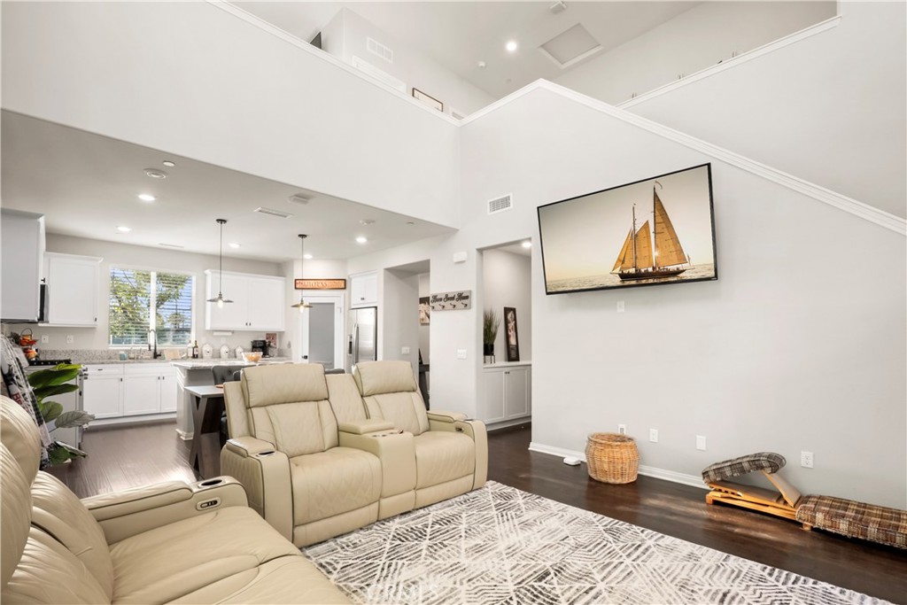 521 N Santa Paula Property Photo 43