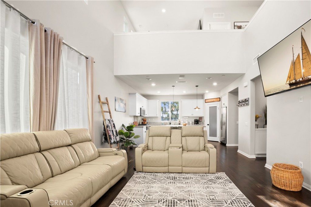 521 N Santa Paula Property Photo 44