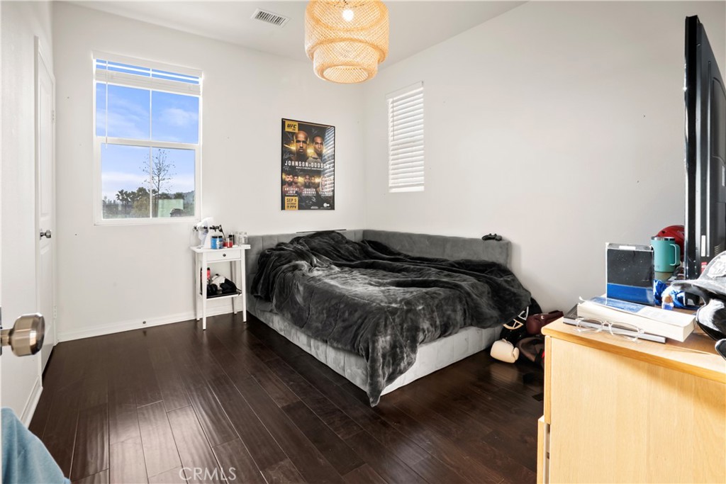 521 N Santa Paula Property Photo 46