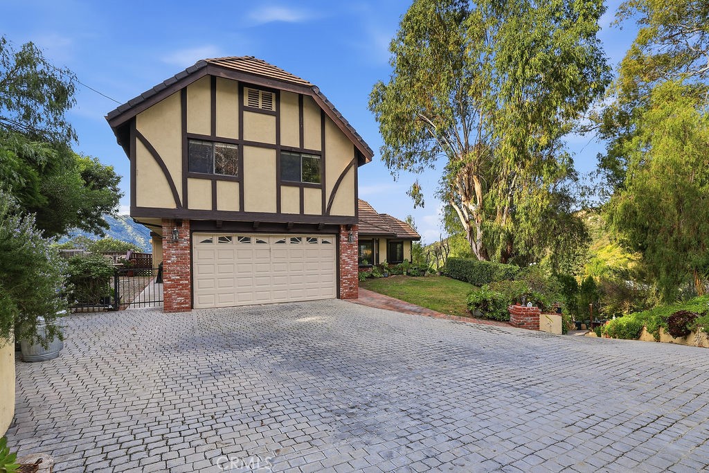 24300 Sylvan Glen Property Photo 9