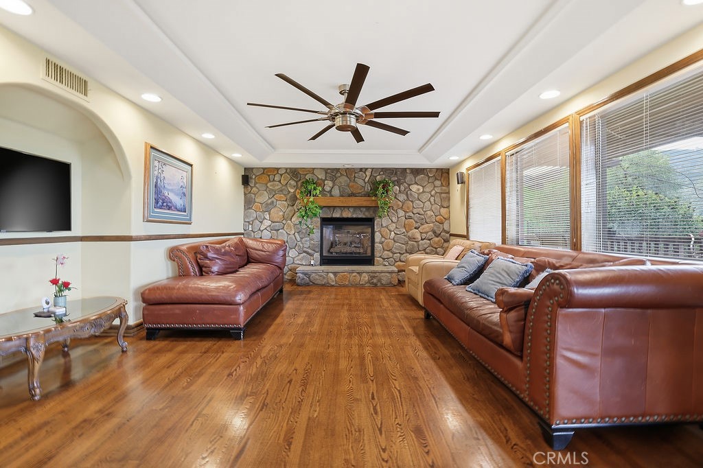 24300 Sylvan Glen Property Photo 11
