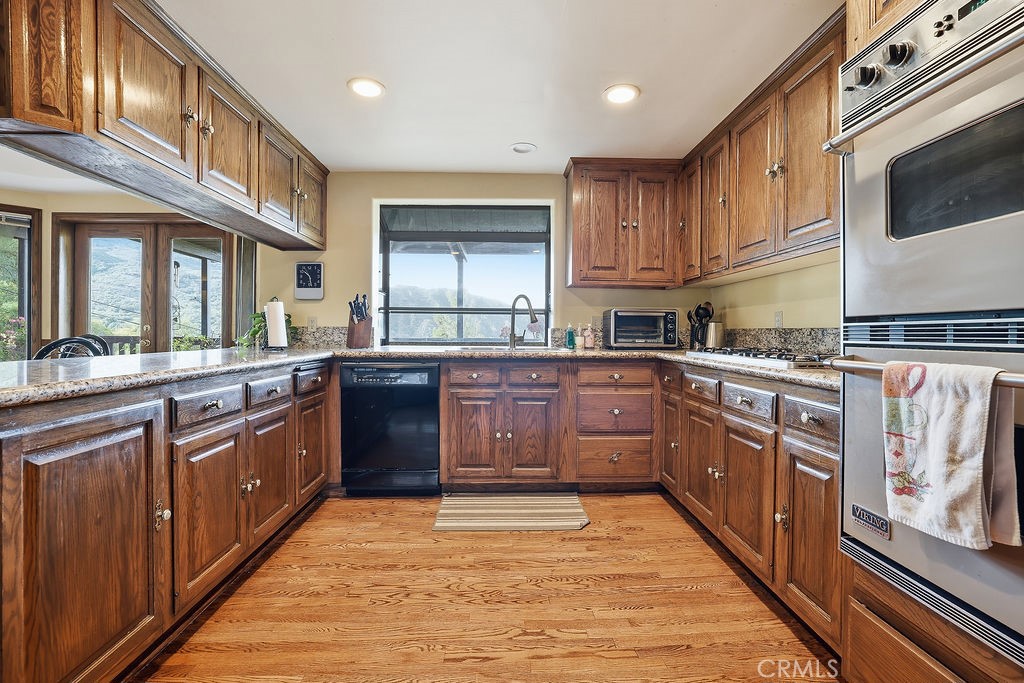 24300 Sylvan Glen Property Photo 14