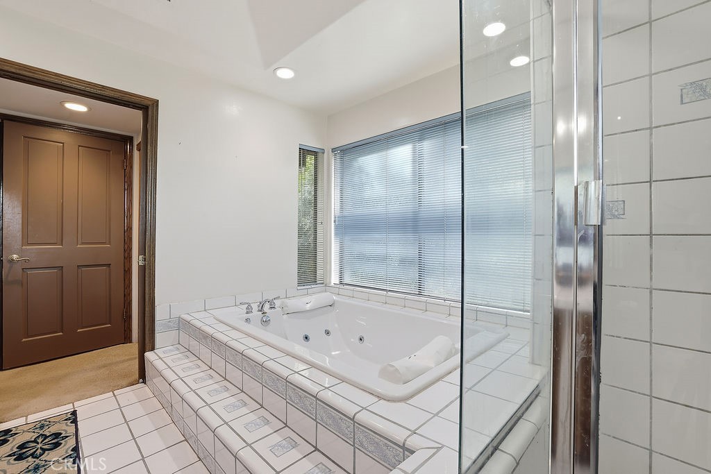 24300 Sylvan Glen Property Photo 37